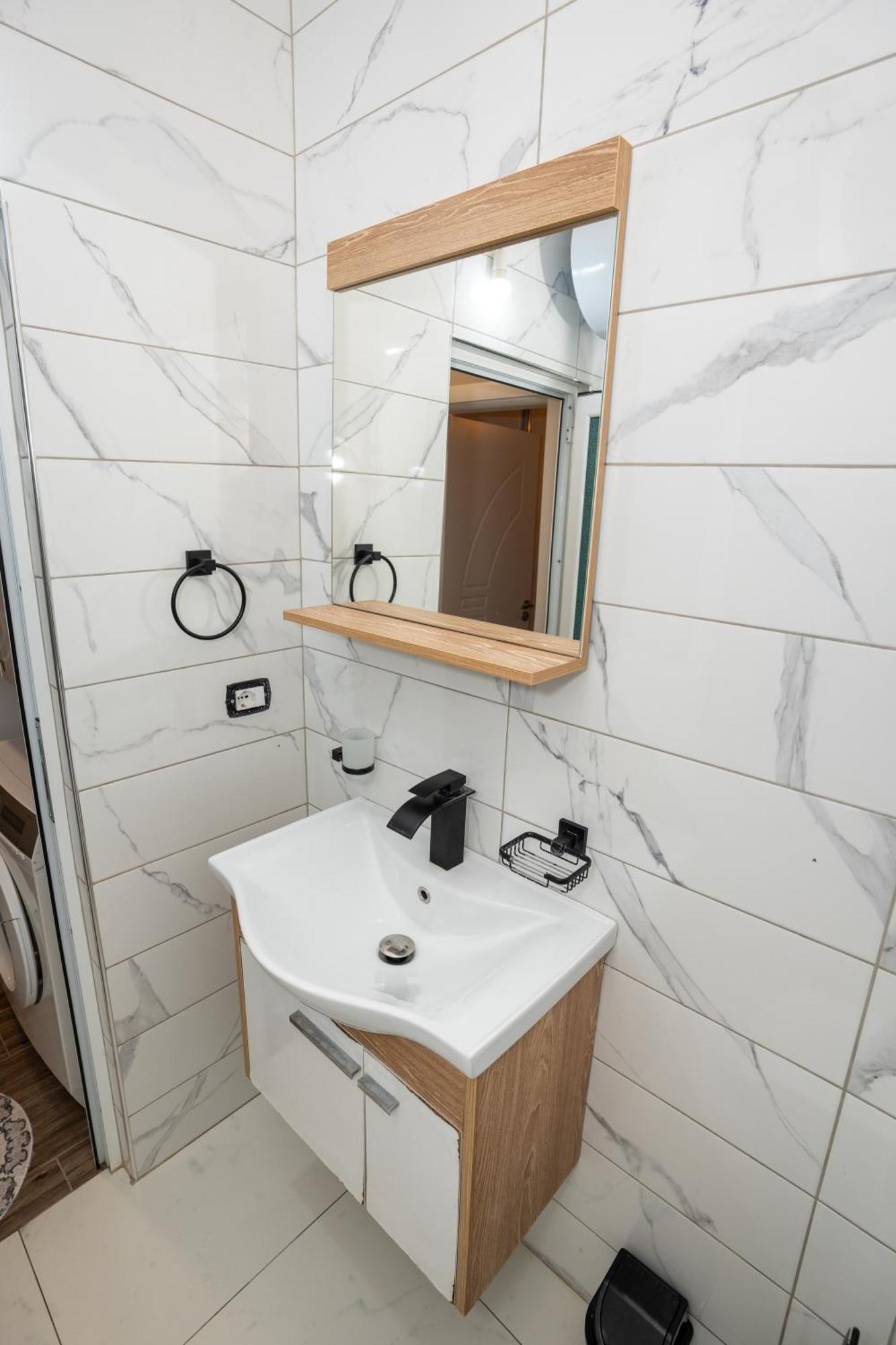 Sunnydream Apartaments Saranda Екстериор снимка